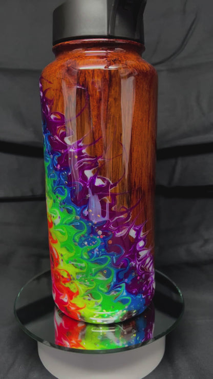 32oz Hydro Bougie Rainbow on Woodgrain